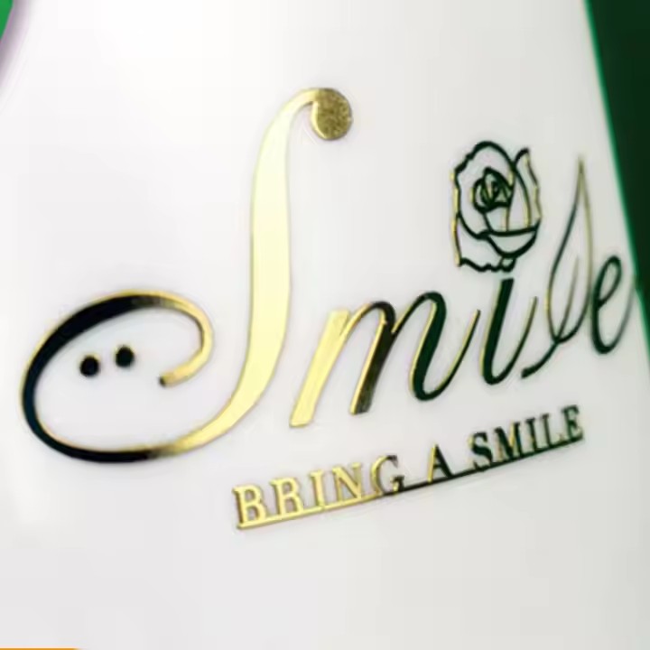 When it comes to 3D gold stickers, which material is the best choice: PVC material or PET material?