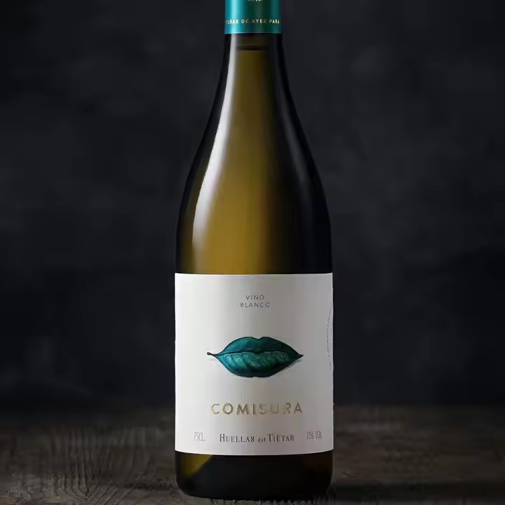 How to Design Custom Bottle Labels to Better Fit the Bottle:In-Depth Analysis of Bottle Shape: Laying the Foundation for a Perfect Fit.